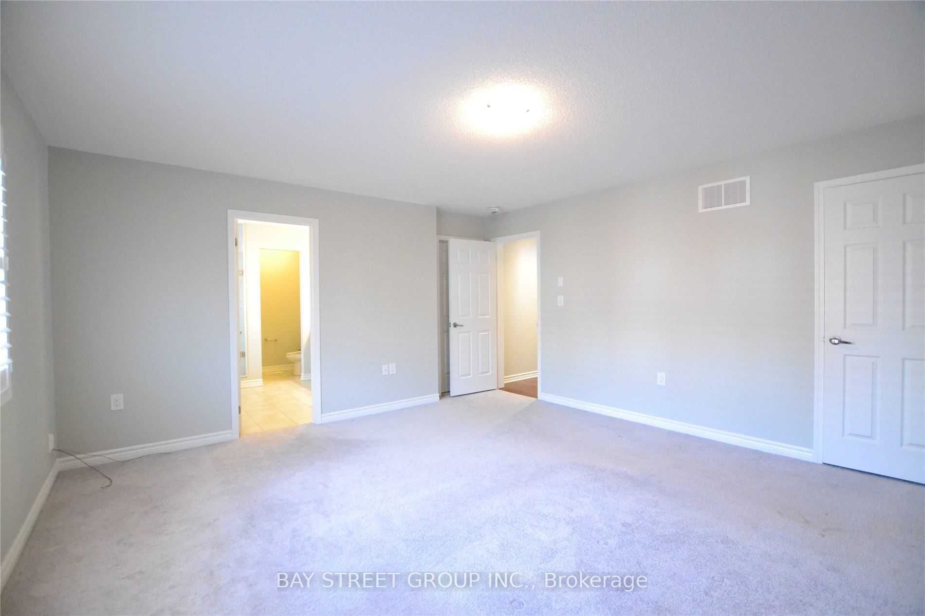 6 Degraaf Cres