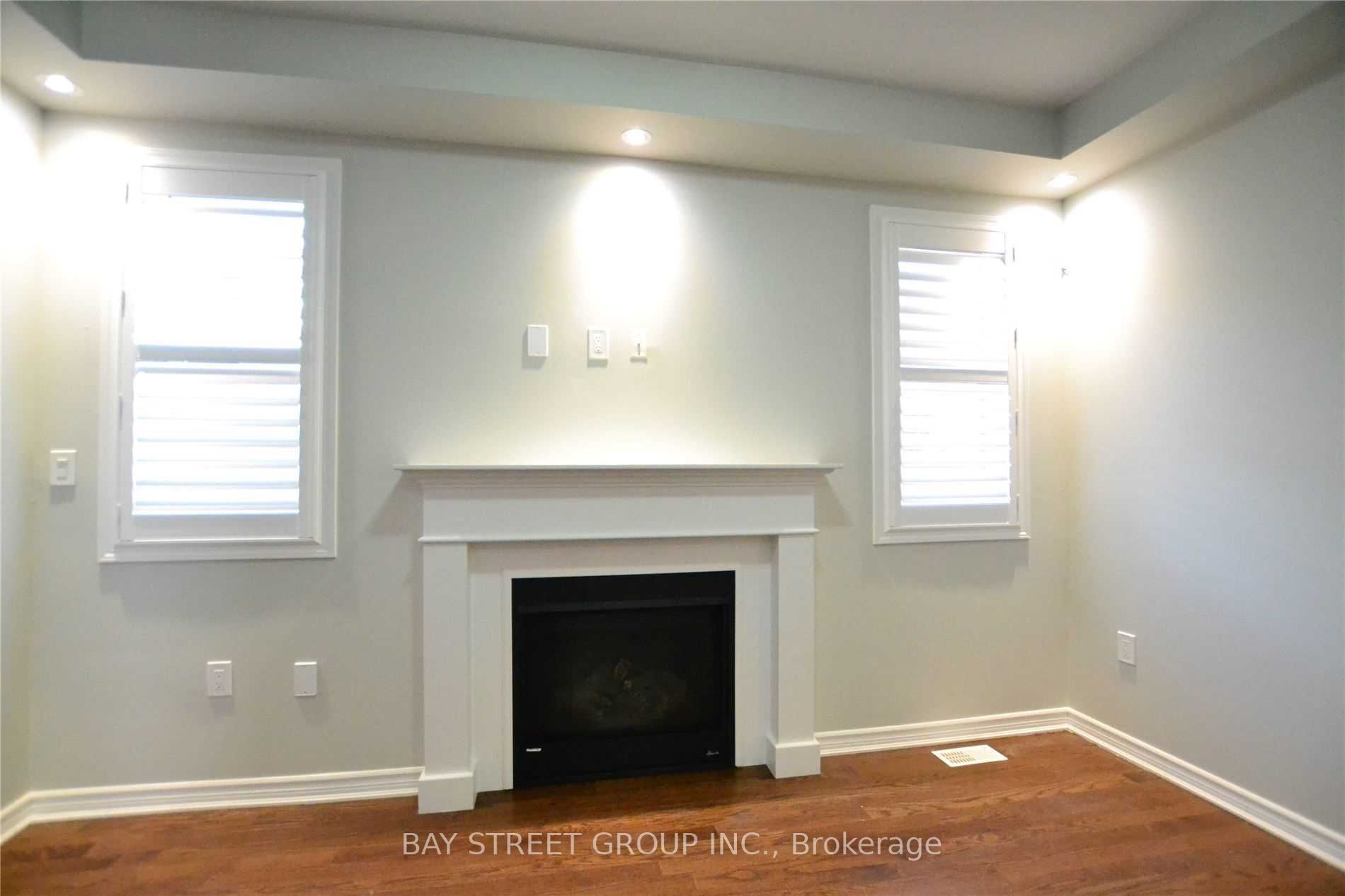 6 Degraaf Cres