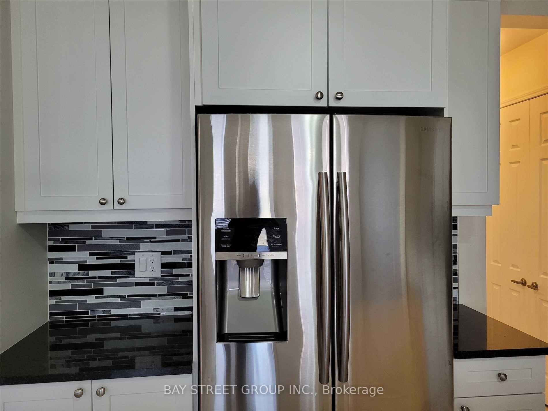 6 Degraaf Cres