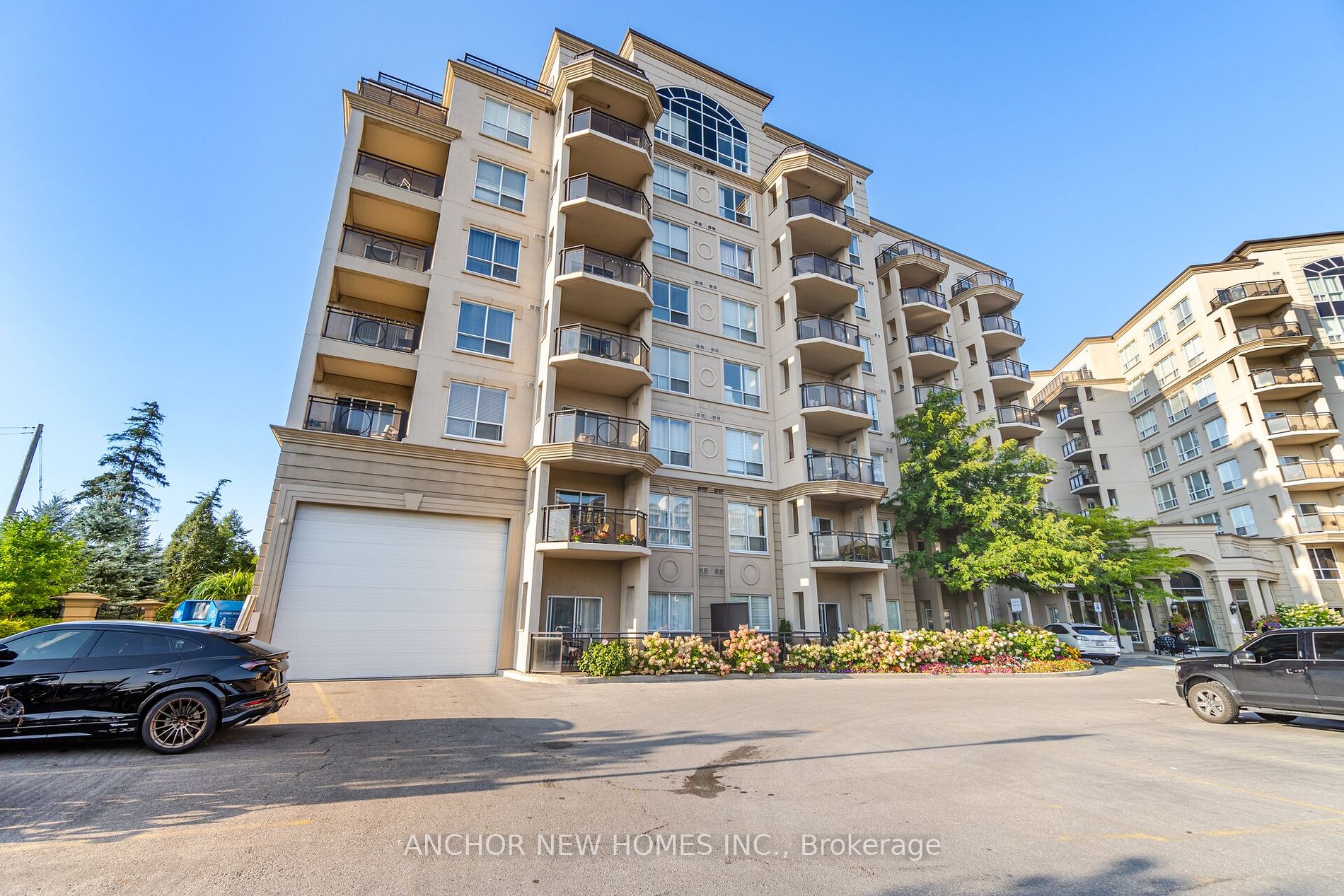 8 Maison Parc Crt, #305