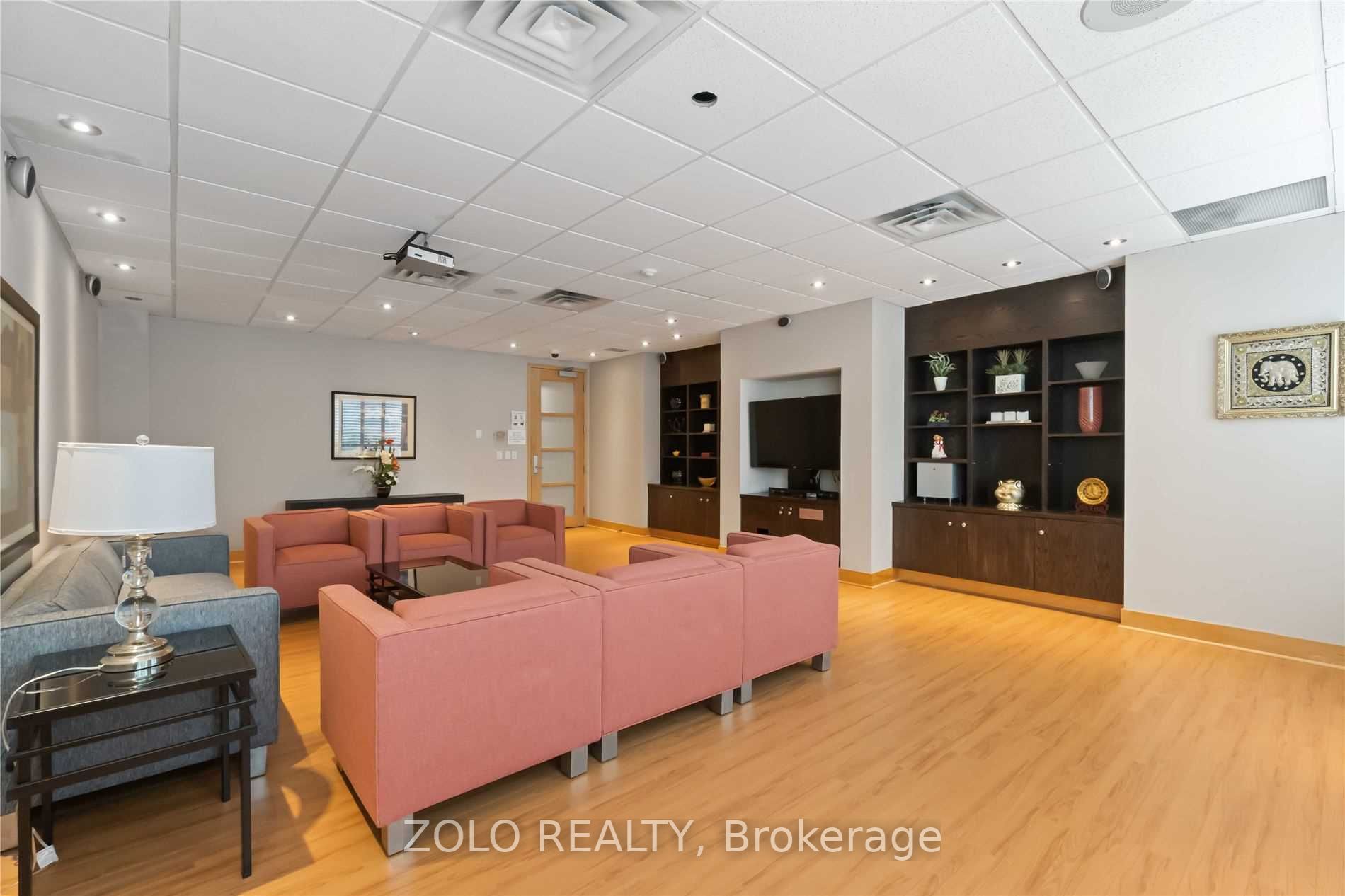 62 Suncrest Blvd, #105