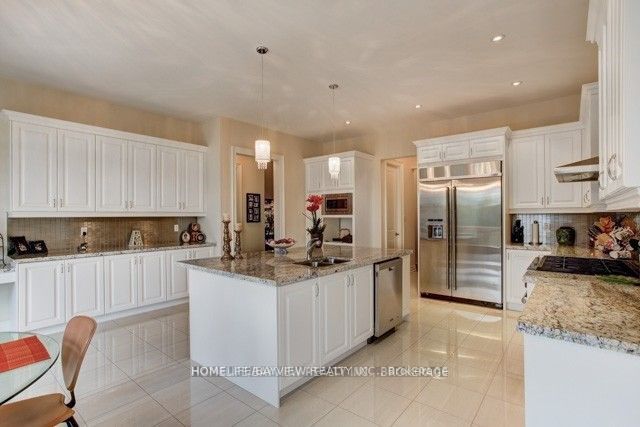 87 Strawbridge Farm Dr N