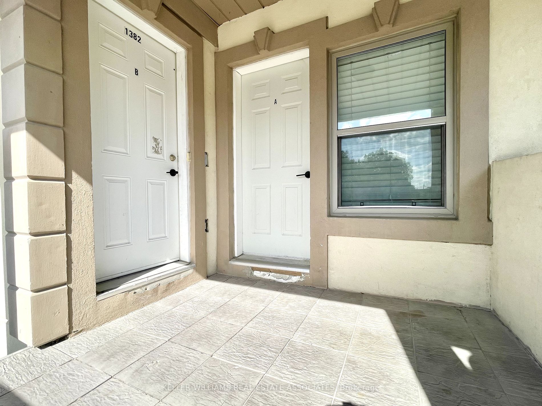 1382 Killarney Beach Rd, #A