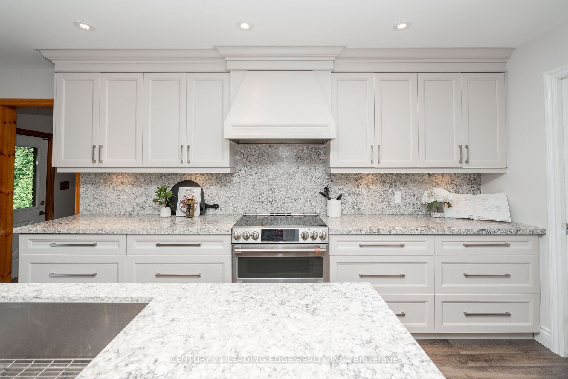 10 Lapier St