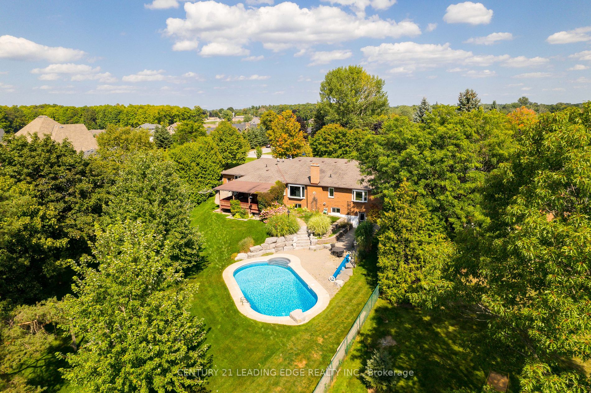 10 Lapier St