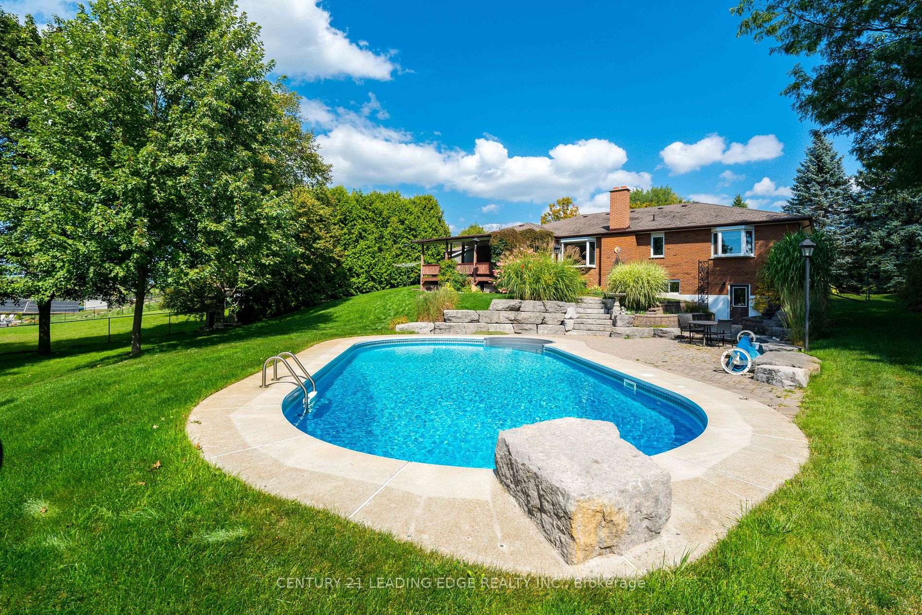 10 Lapier St