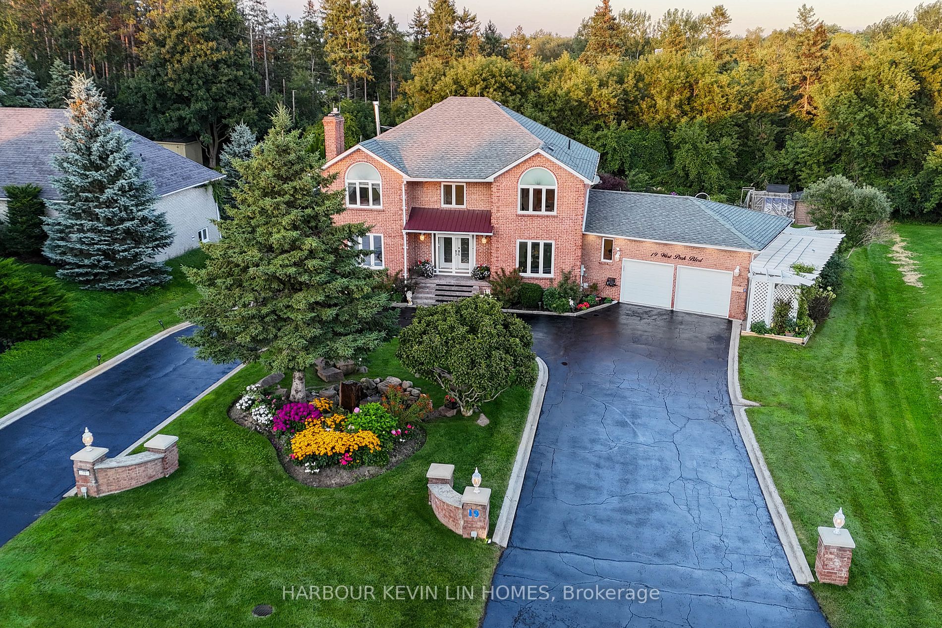 19 West Park Blvd