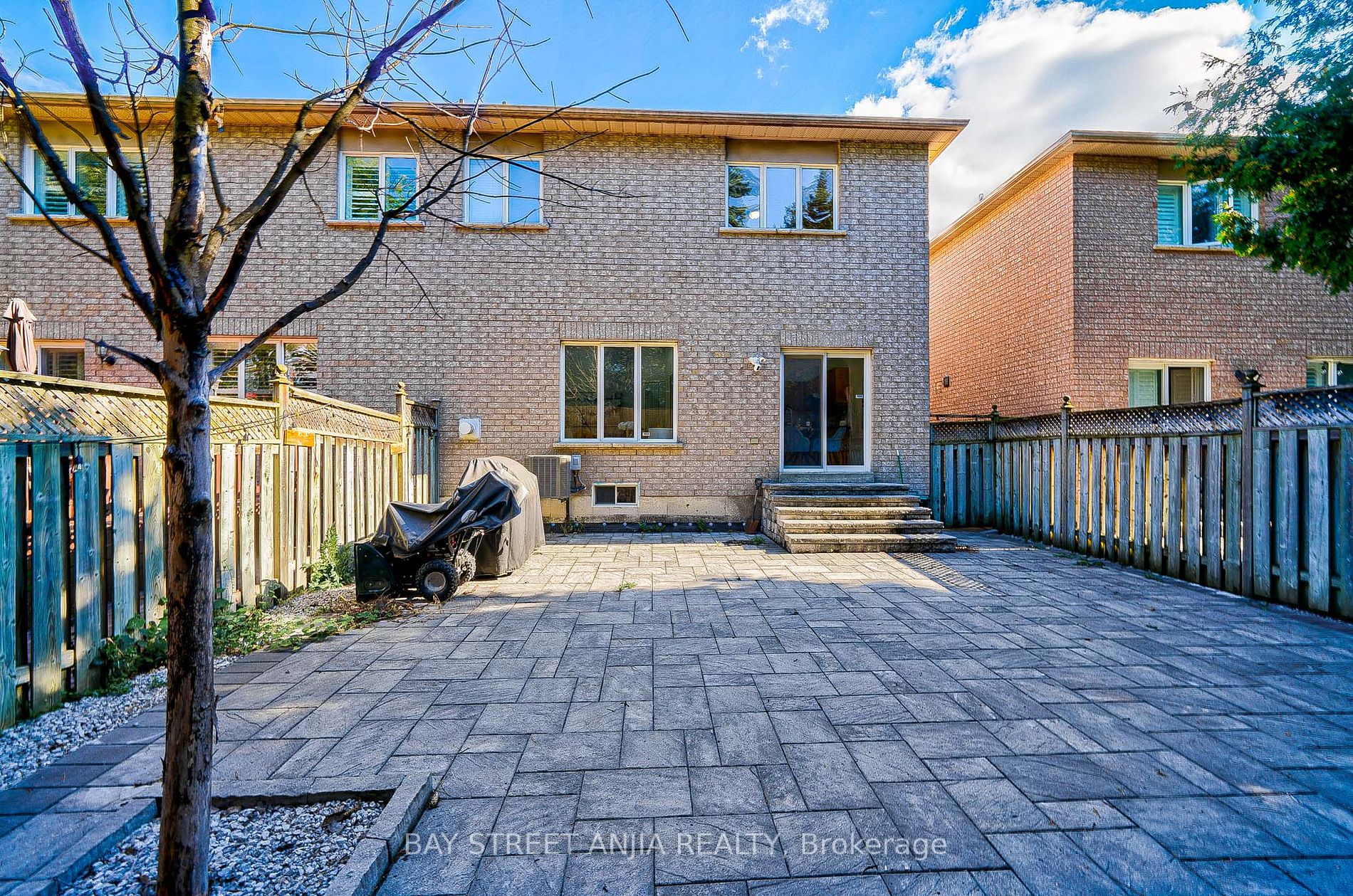 56 Loredana Crt