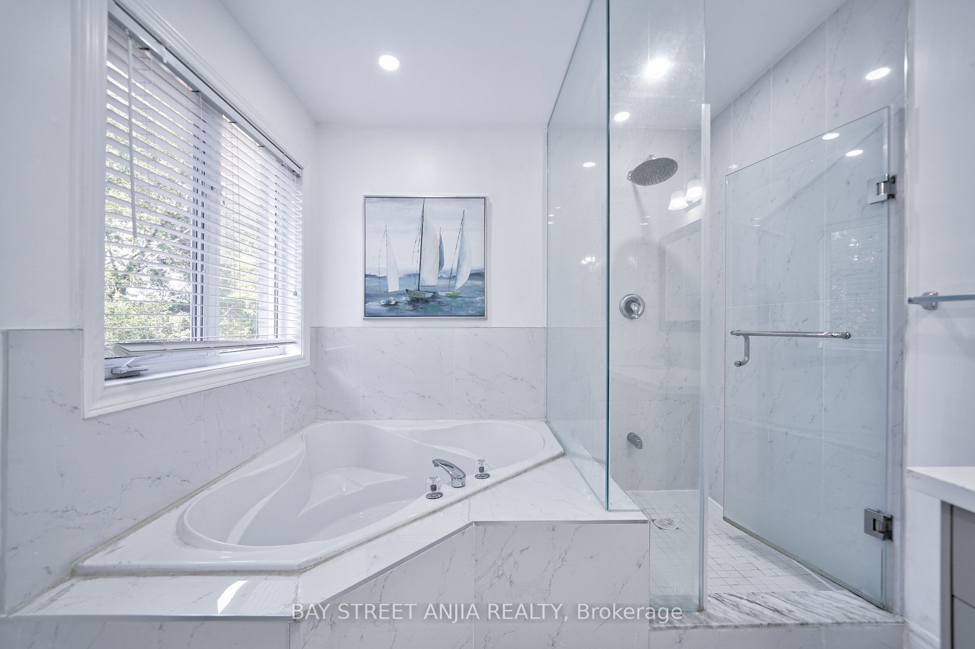 56 Loredana Crt