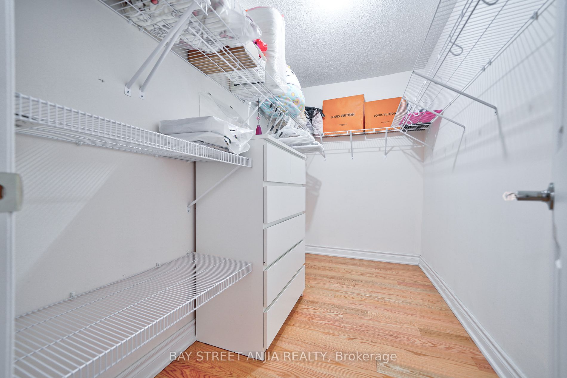 56 Loredana Crt