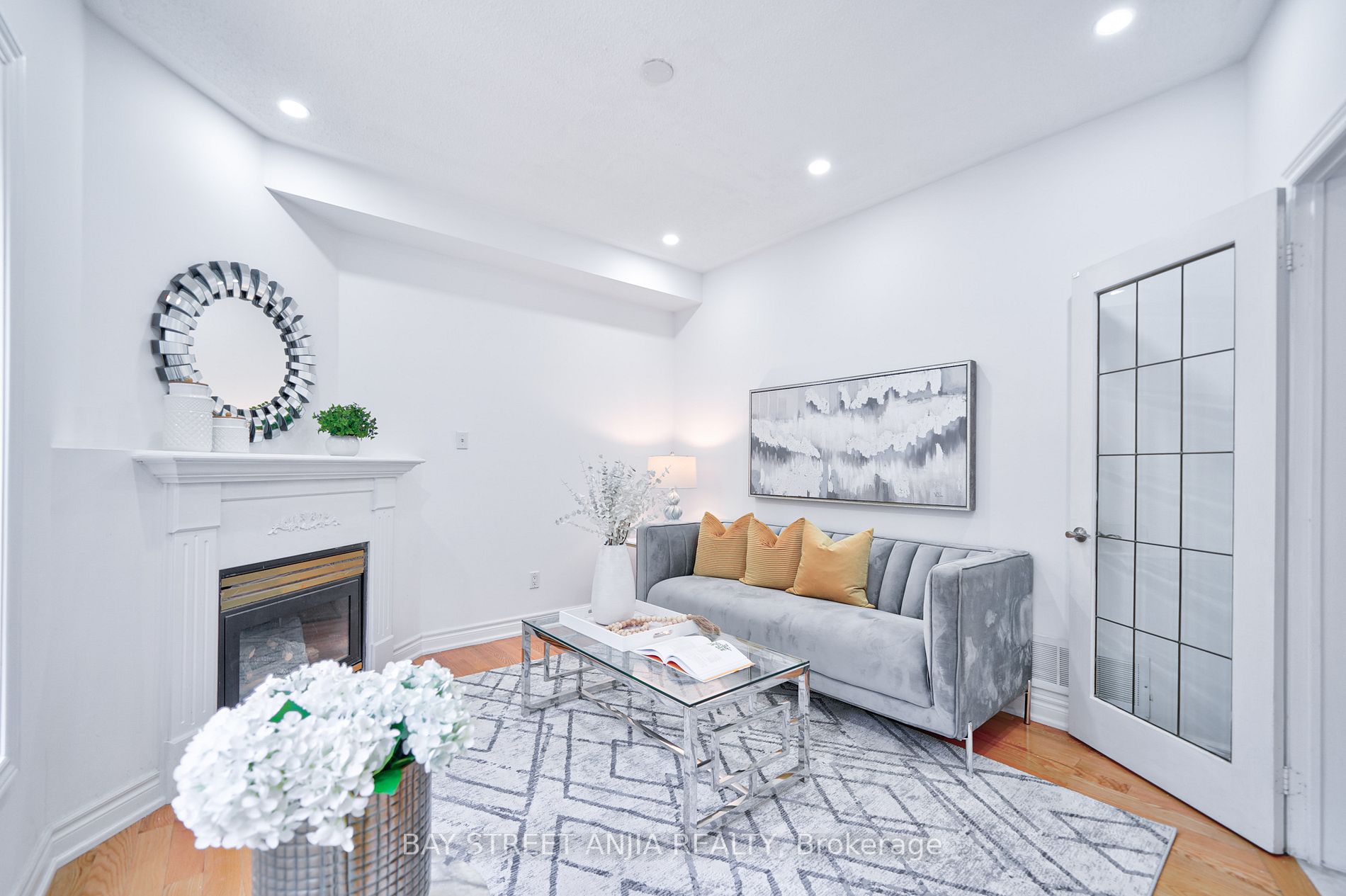 56 Loredana Crt