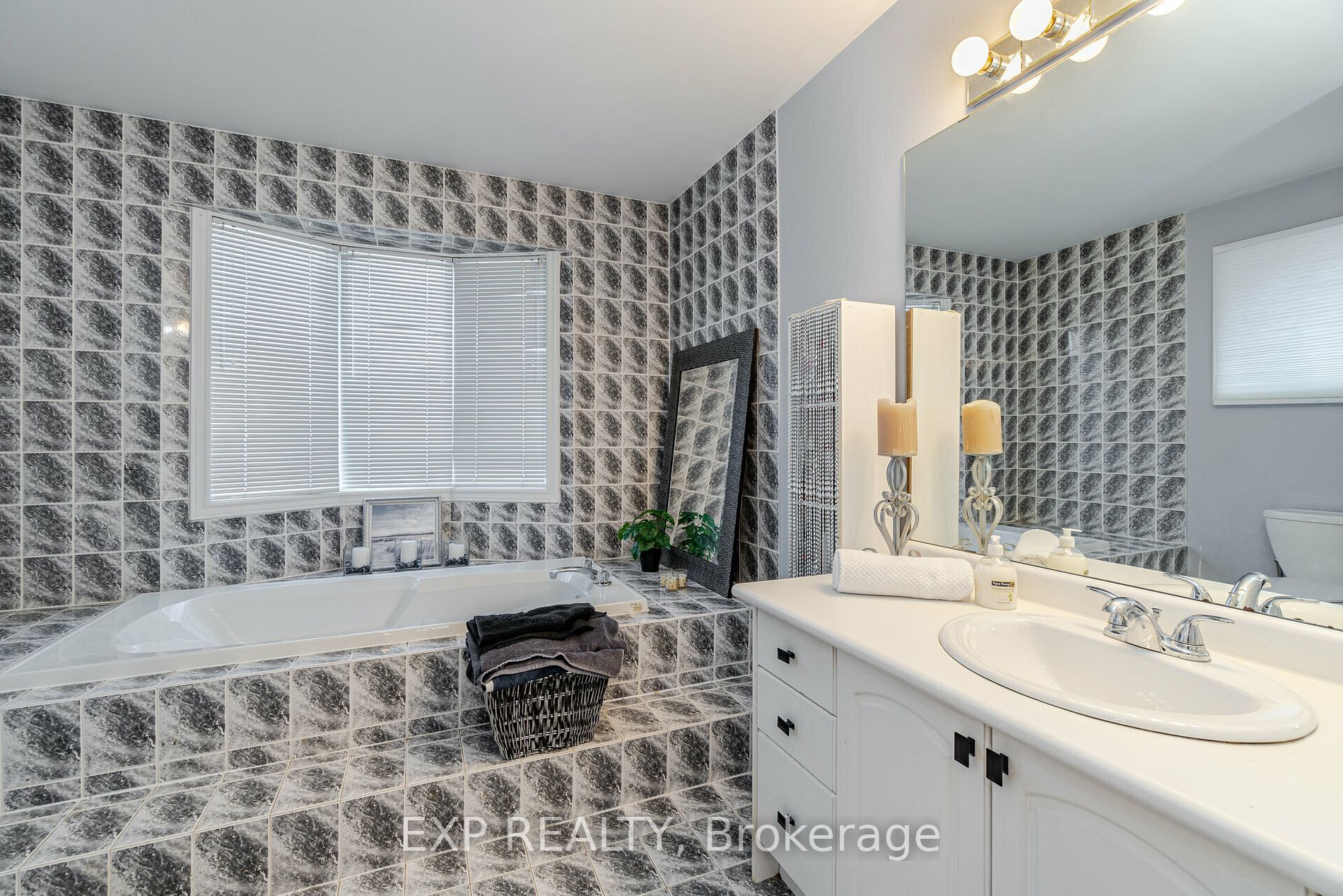 298 Mapes Ave