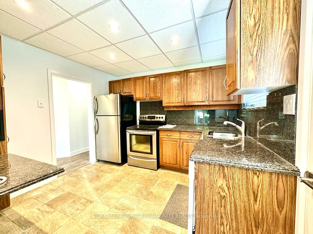19 Huron Crt, #Main