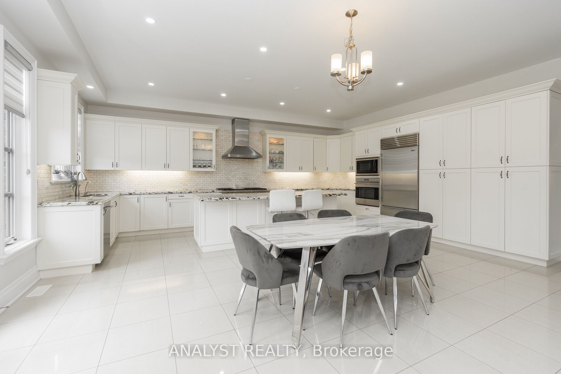 95 Sarracini Cres