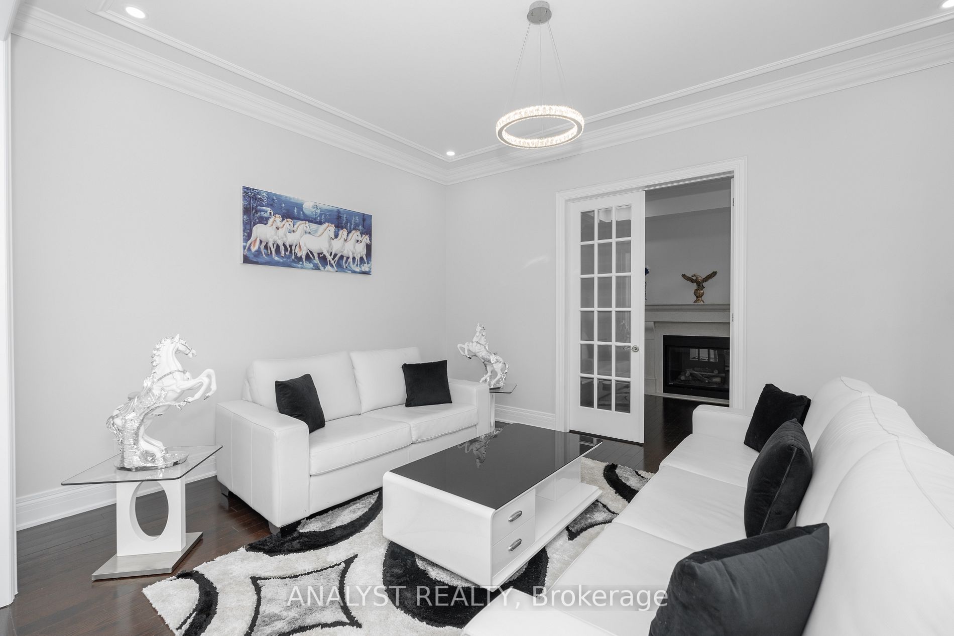 95 Sarracini Cres