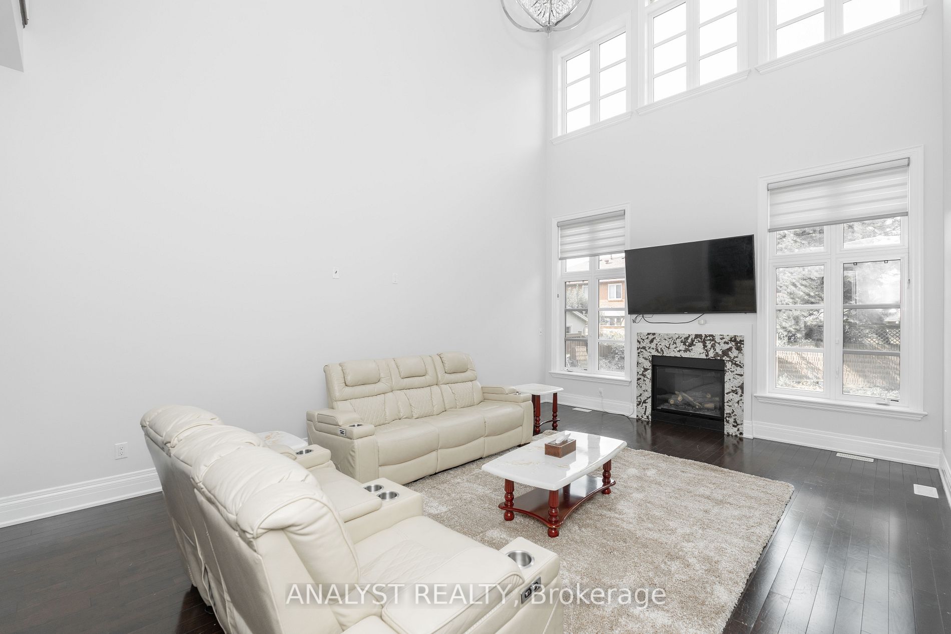 95 Sarracini Cres