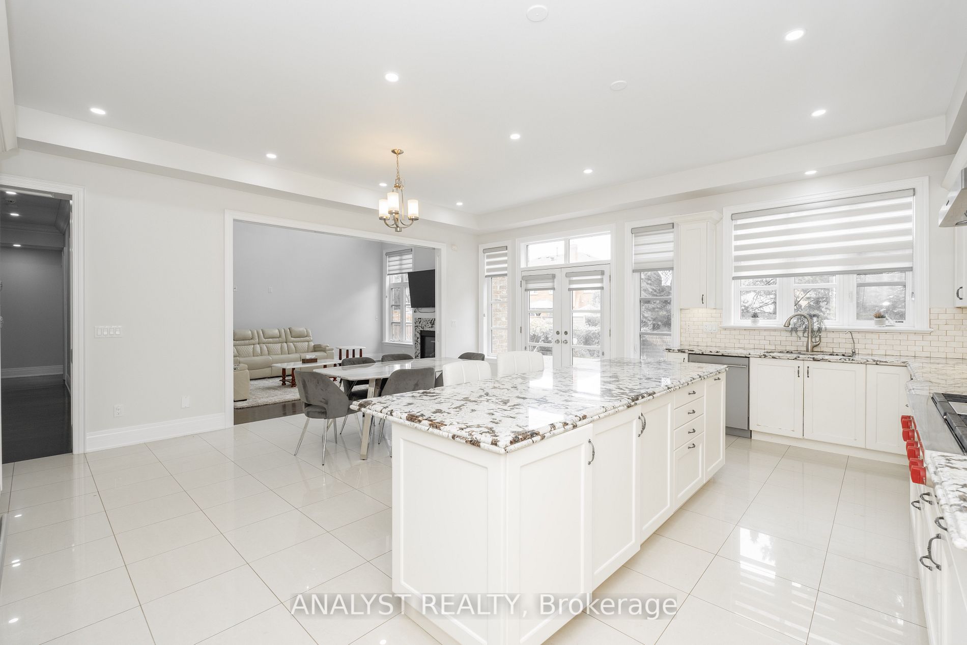 95 Sarracini Cres