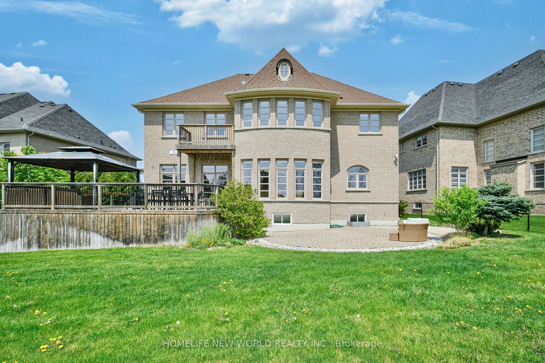 98 Carisbrooke Circ