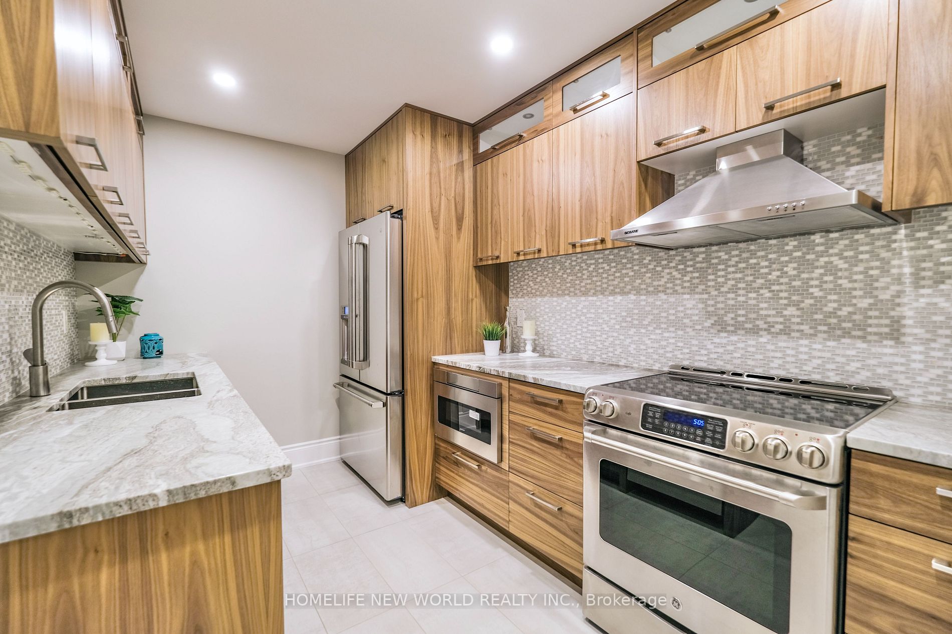 98 Carisbrooke Circ