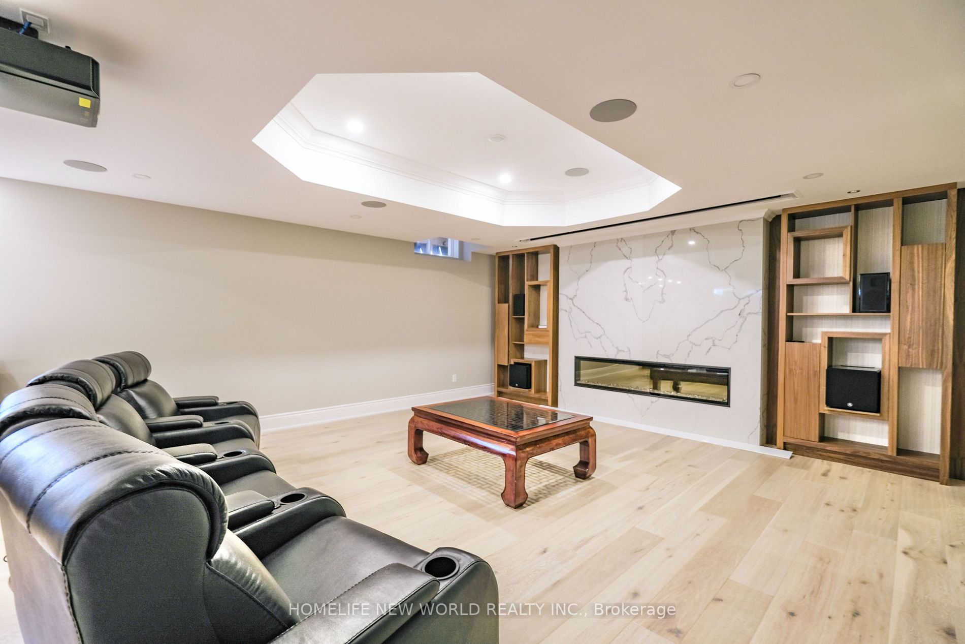 98 Carisbrooke Circ