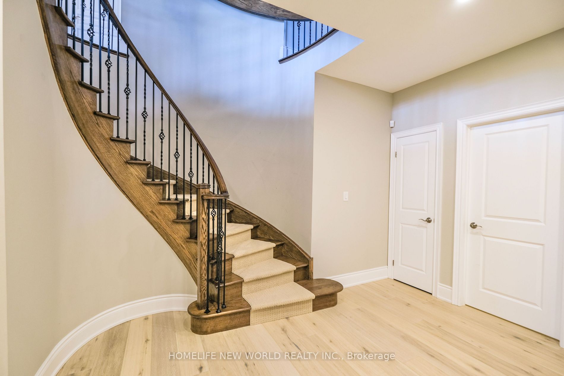 98 Carisbrooke Circ
