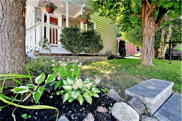 67 Main St S, Uxbridge