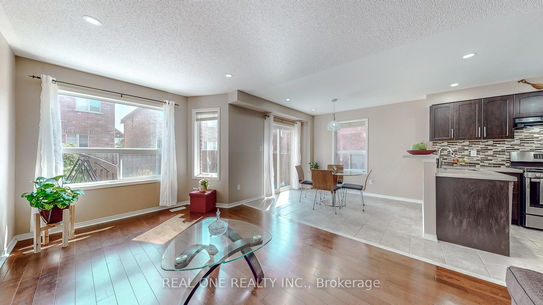 90 James Mccullough Rd