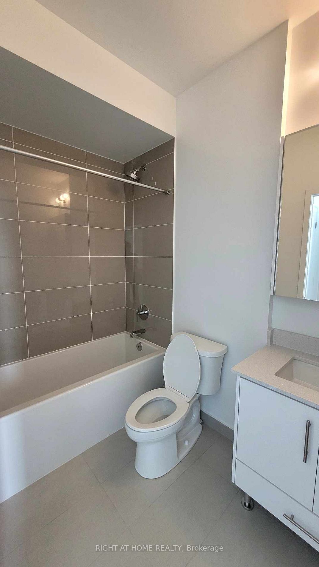 95 Oneida Cres, #Ph12