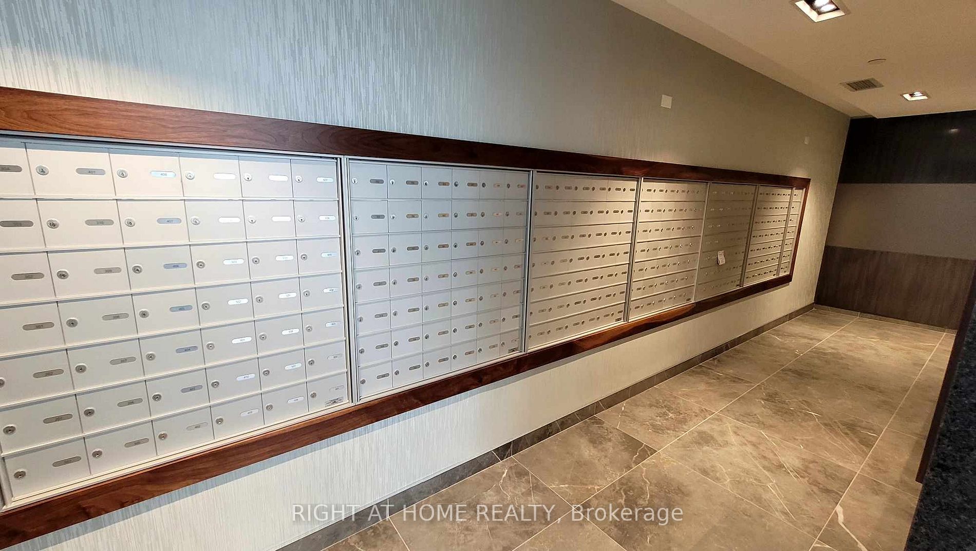 95 Oneida Cres, #Ph12