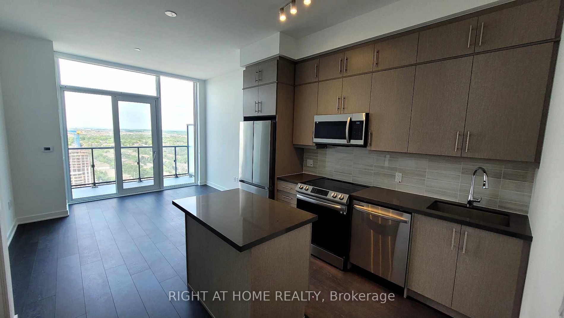95 Oneida Cres, #Ph12