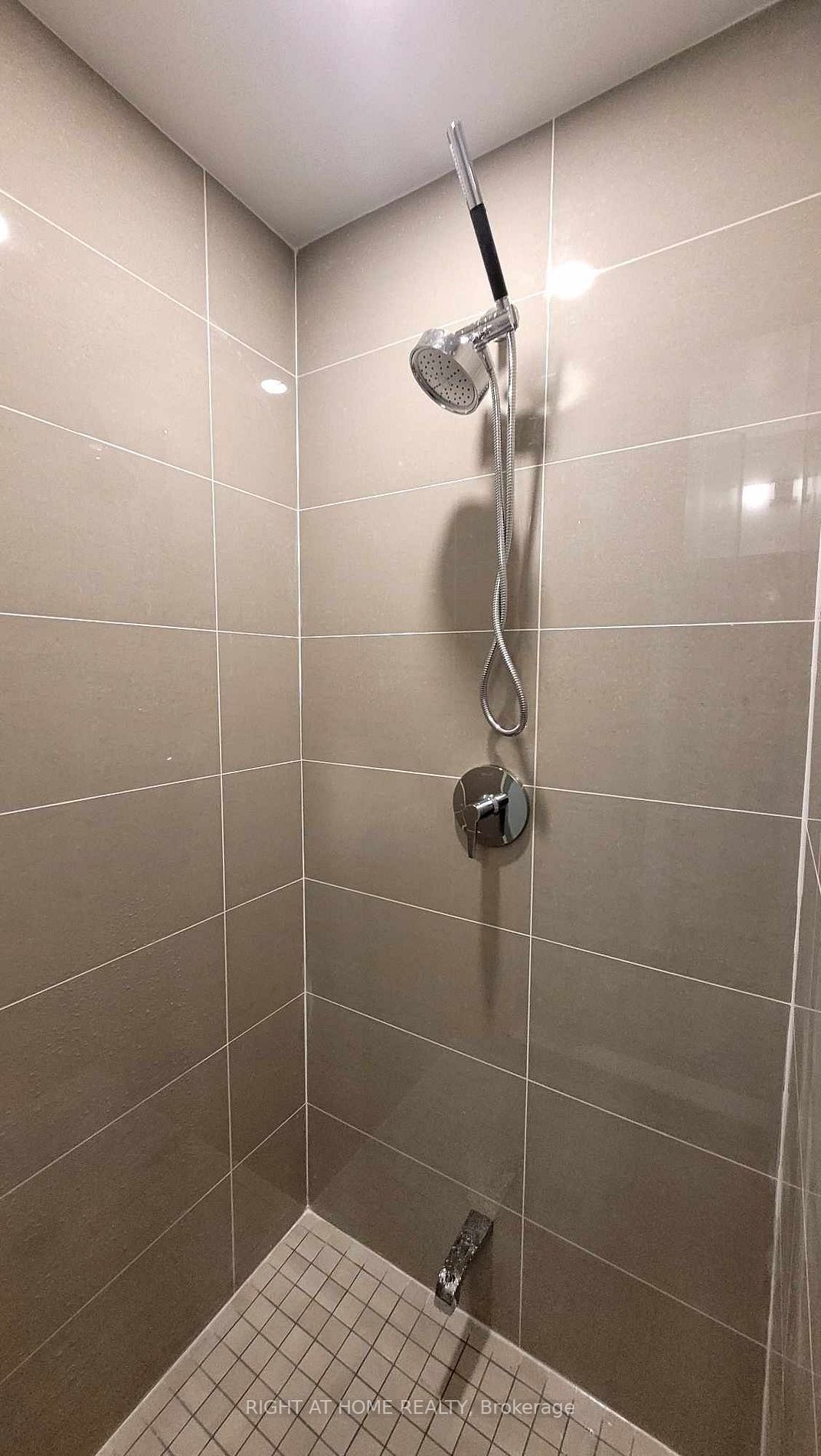 95 Oneida Cres, #Ph12