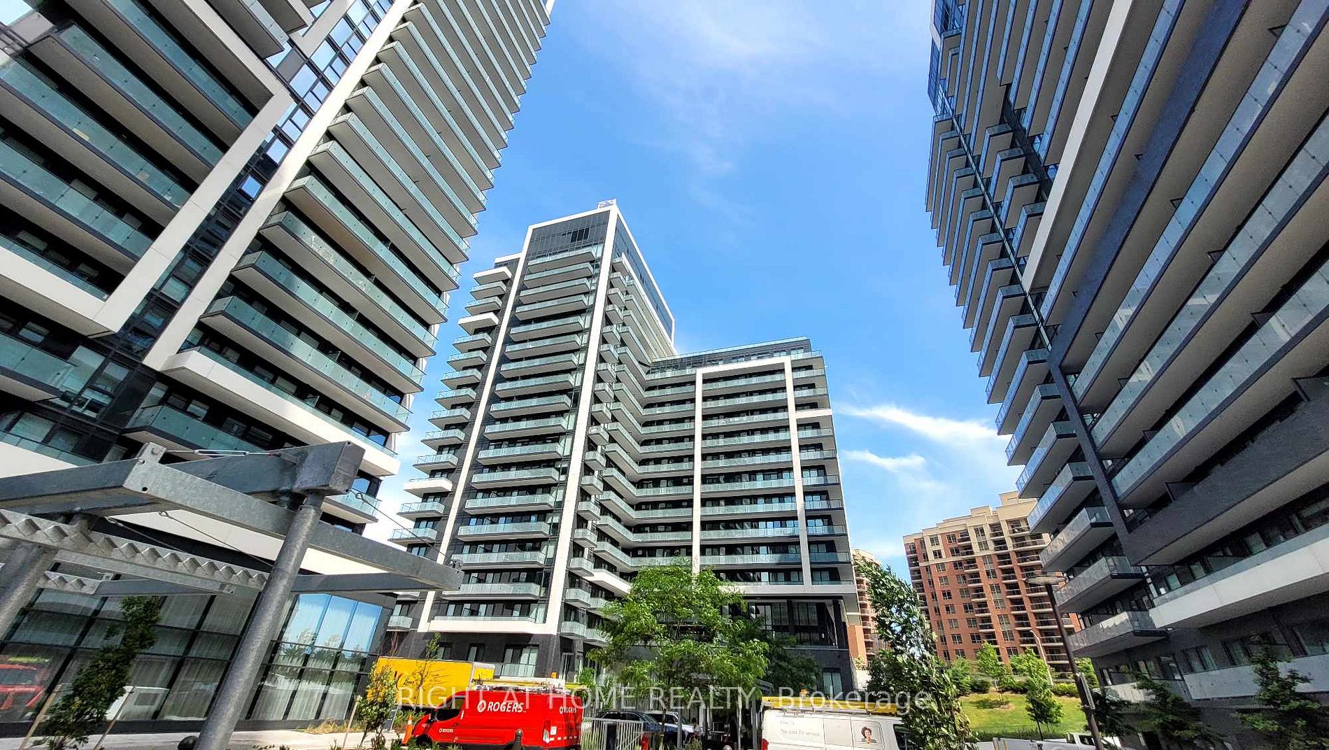 95 Oneida Cres, #Ph12