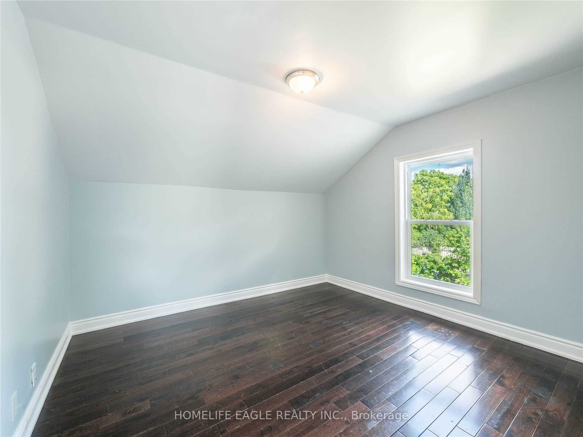 87 Simcoe Rd, #Main