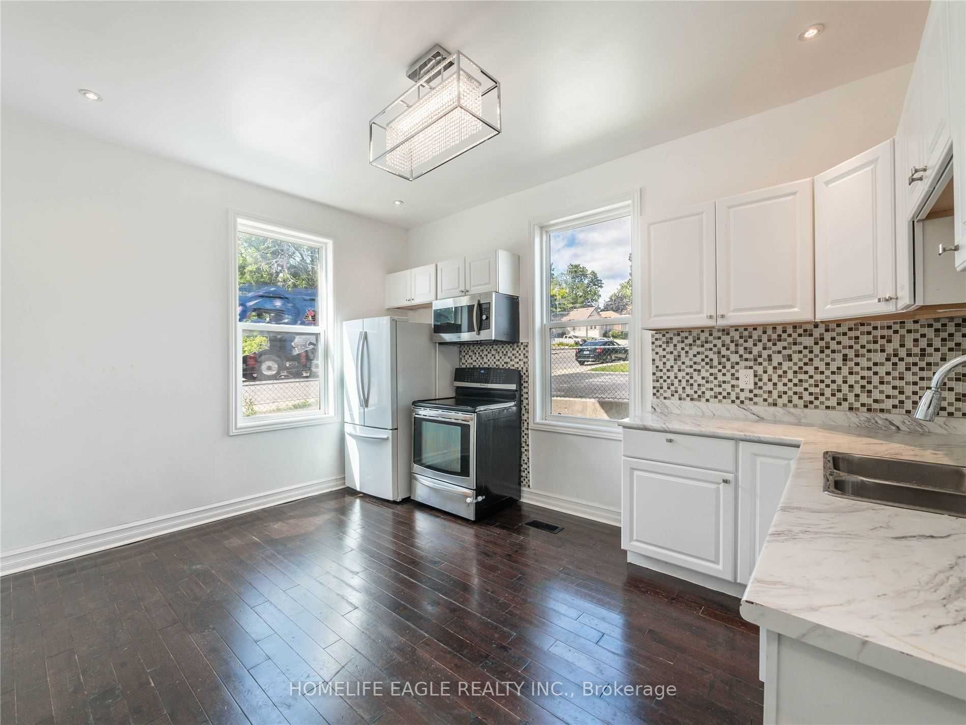87 Simcoe Rd, #Main