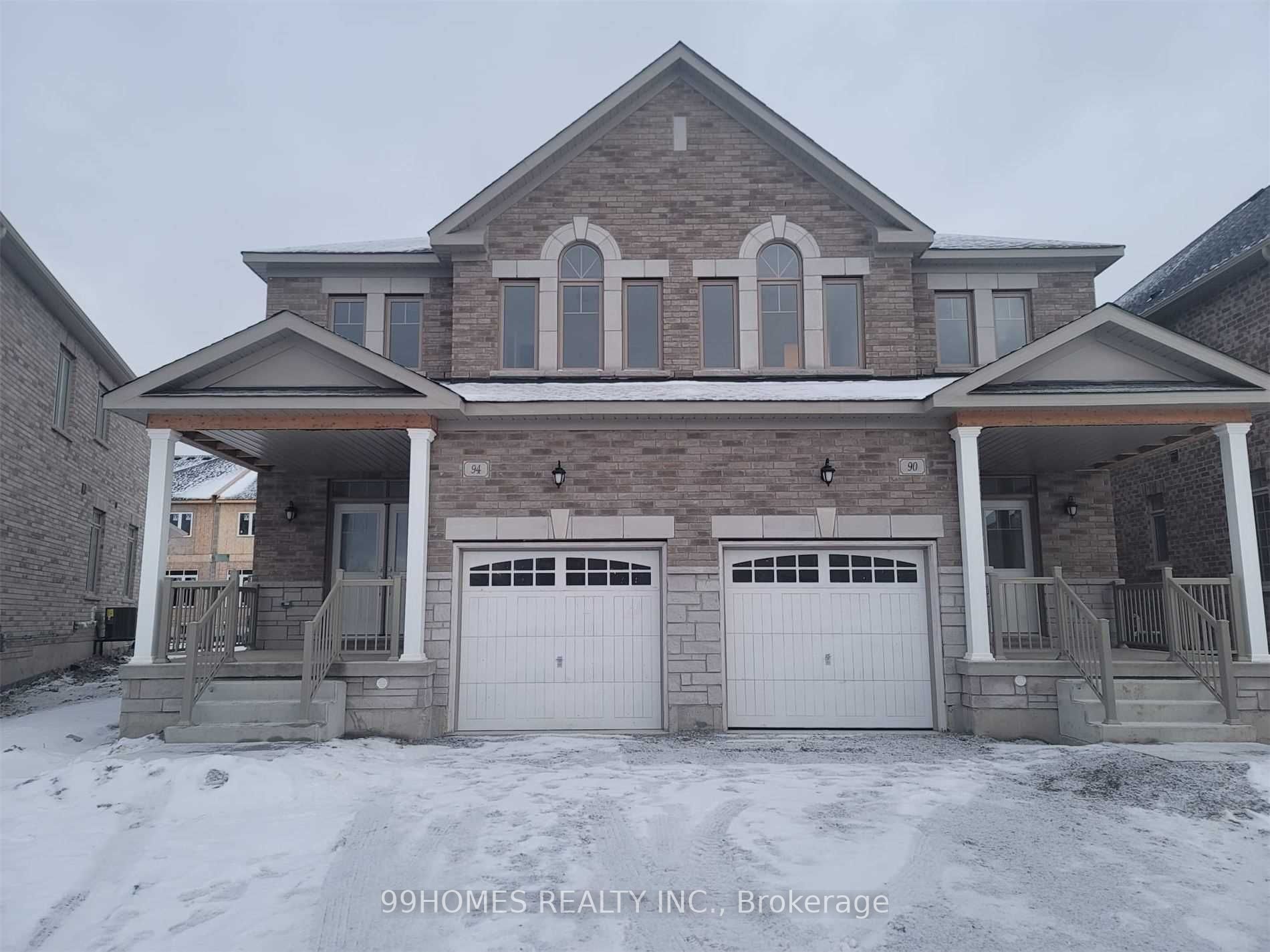 94 Ferragine Cres