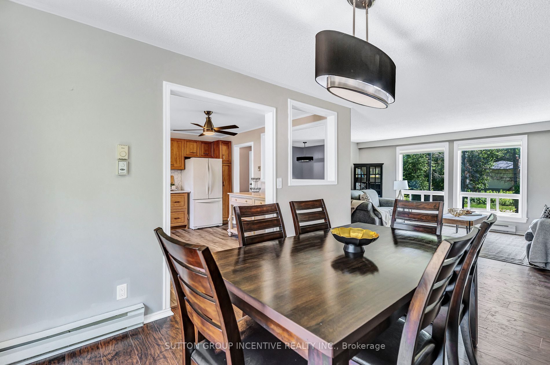 736 William St