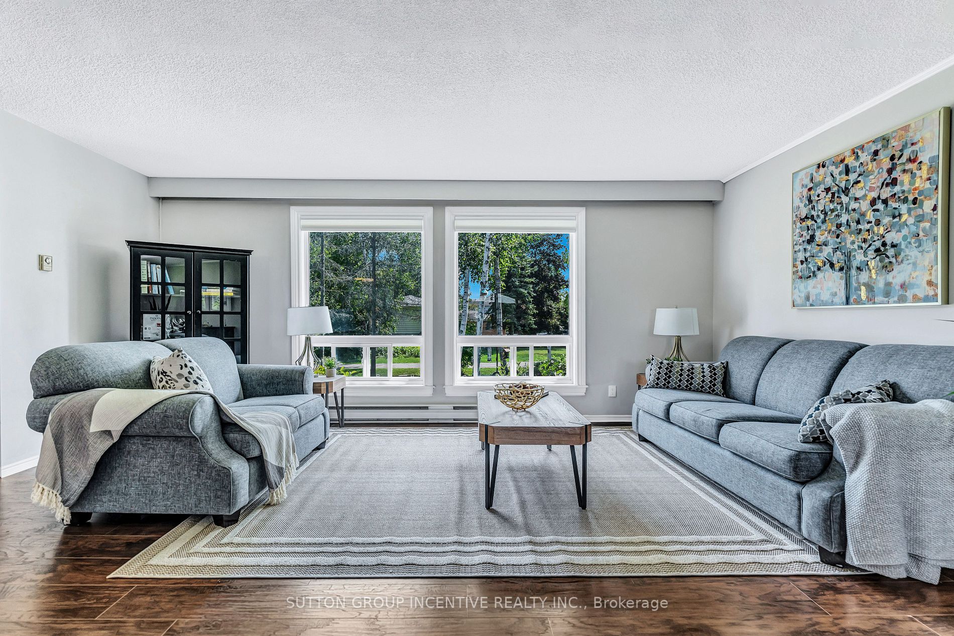 736 William St