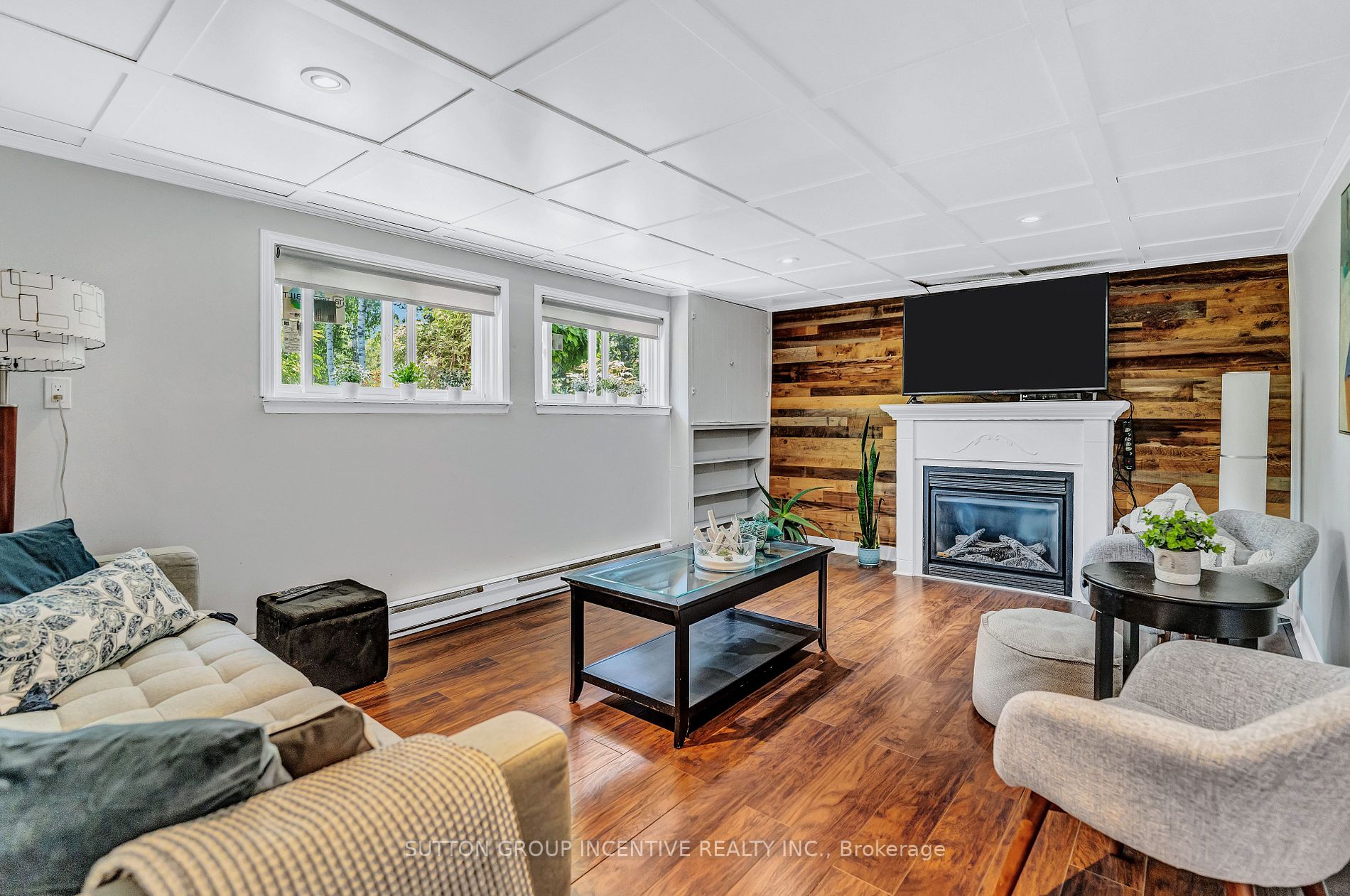 736 William St