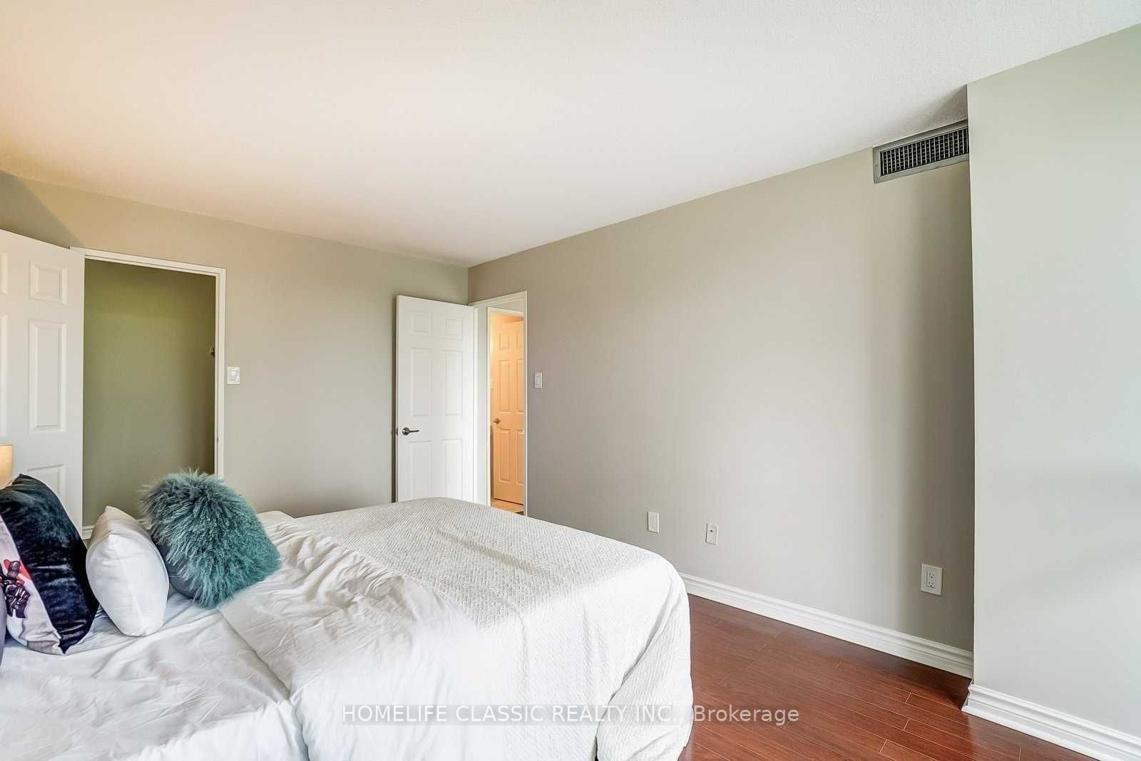 8501 Bayview Avenue, #210