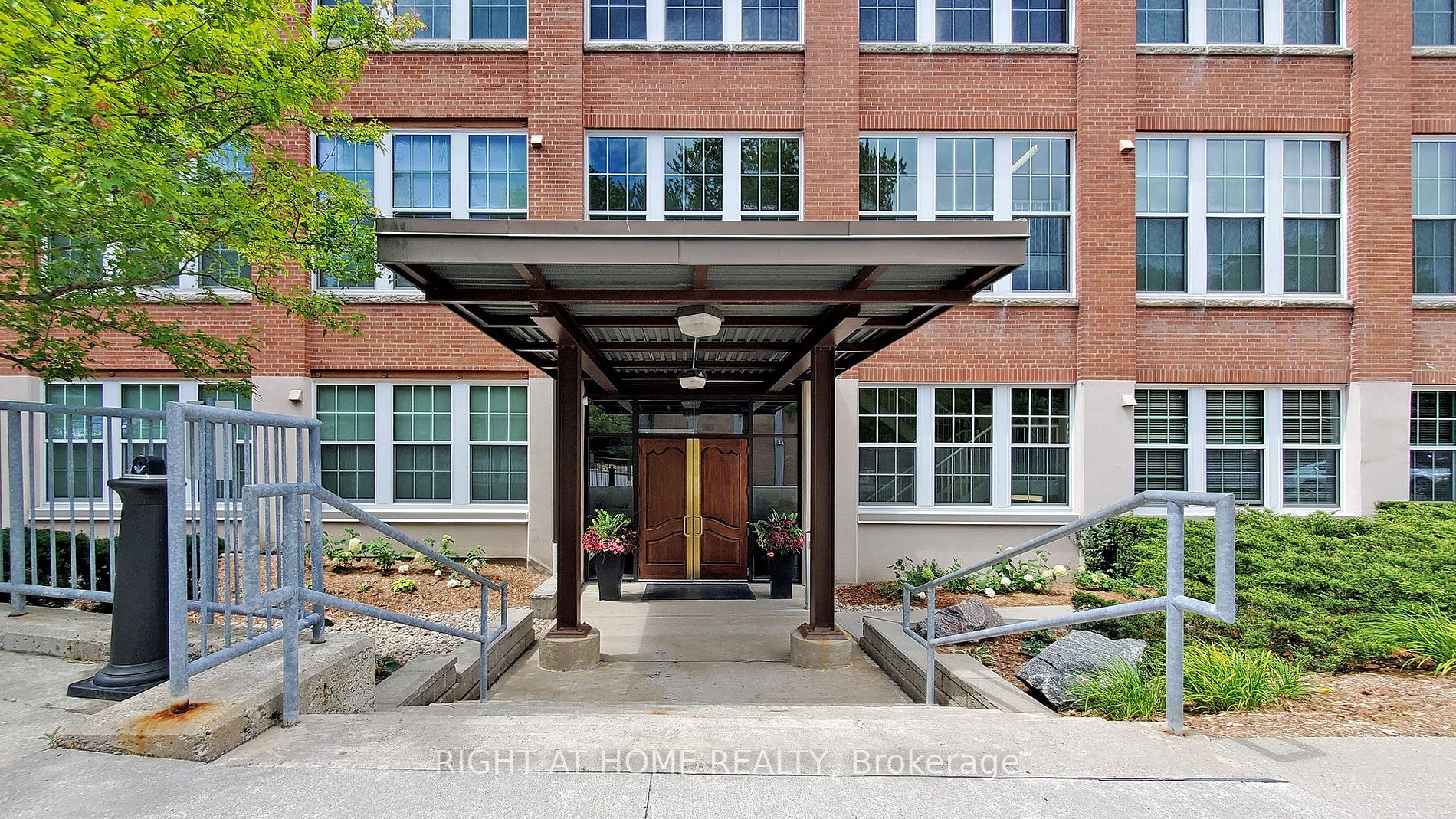 543 Timothy Street, #319