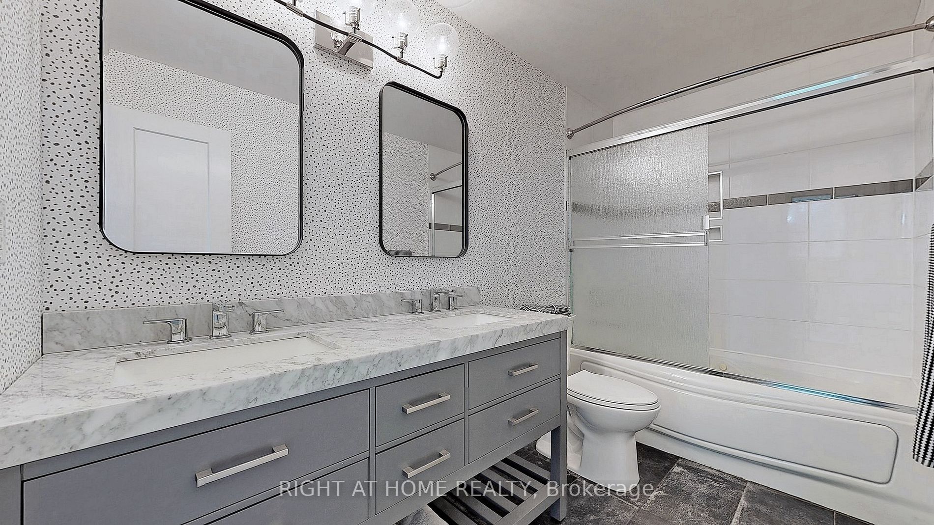 543 Timothy Street, #319