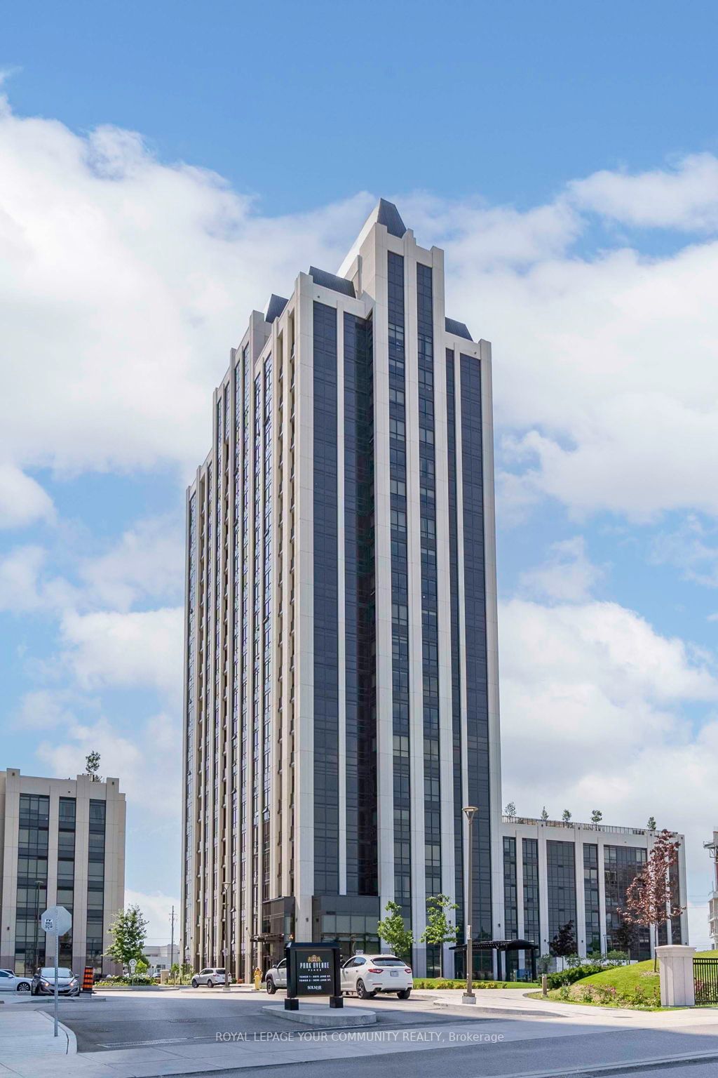 9085 Jane Street, #522