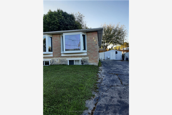 807 Greenfield Cres, Newmarket