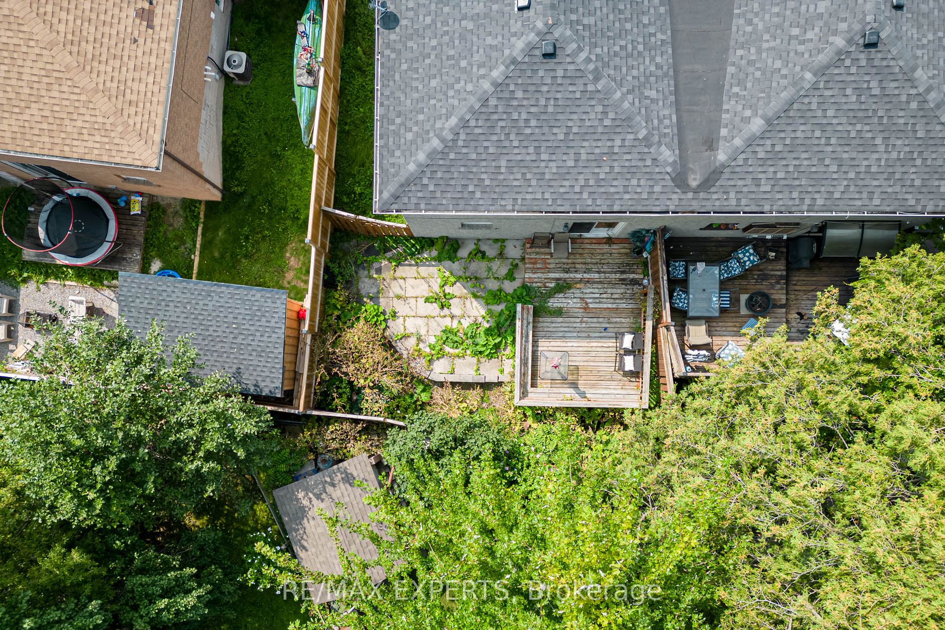 15 MAPLE Court