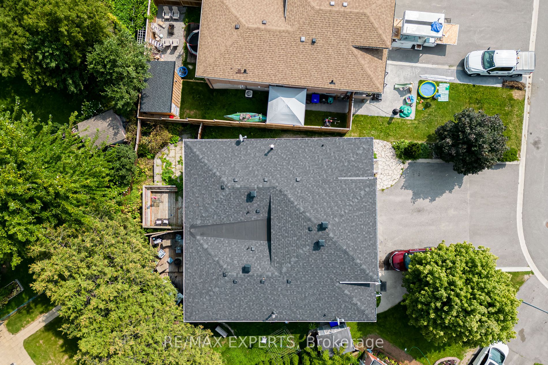 15 MAPLE Court