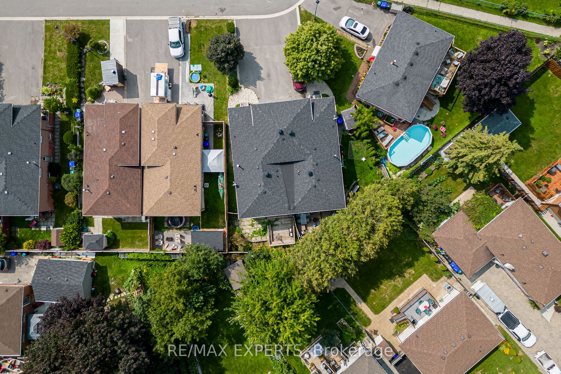 15 MAPLE Court
