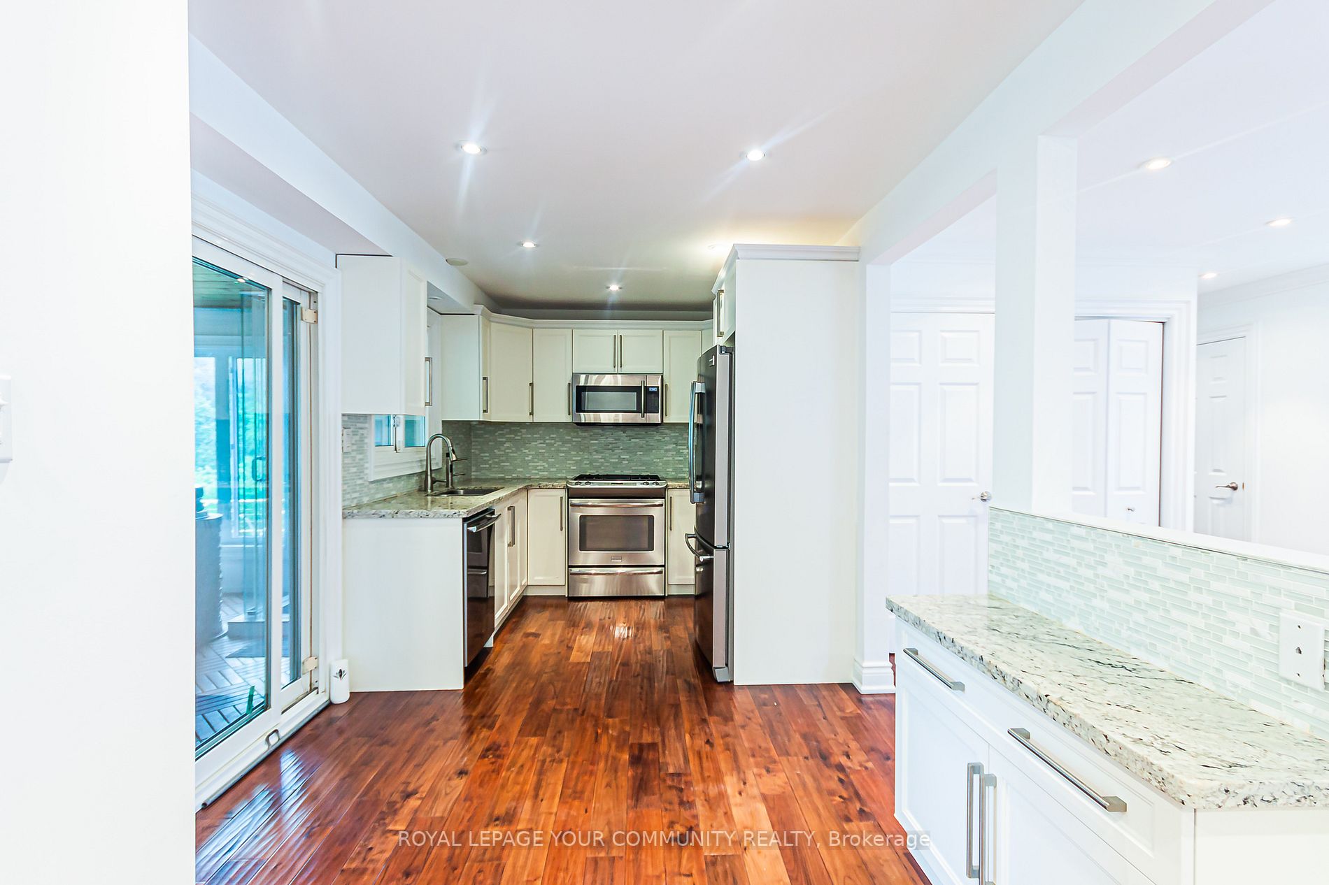 932 Elgin St, #Main