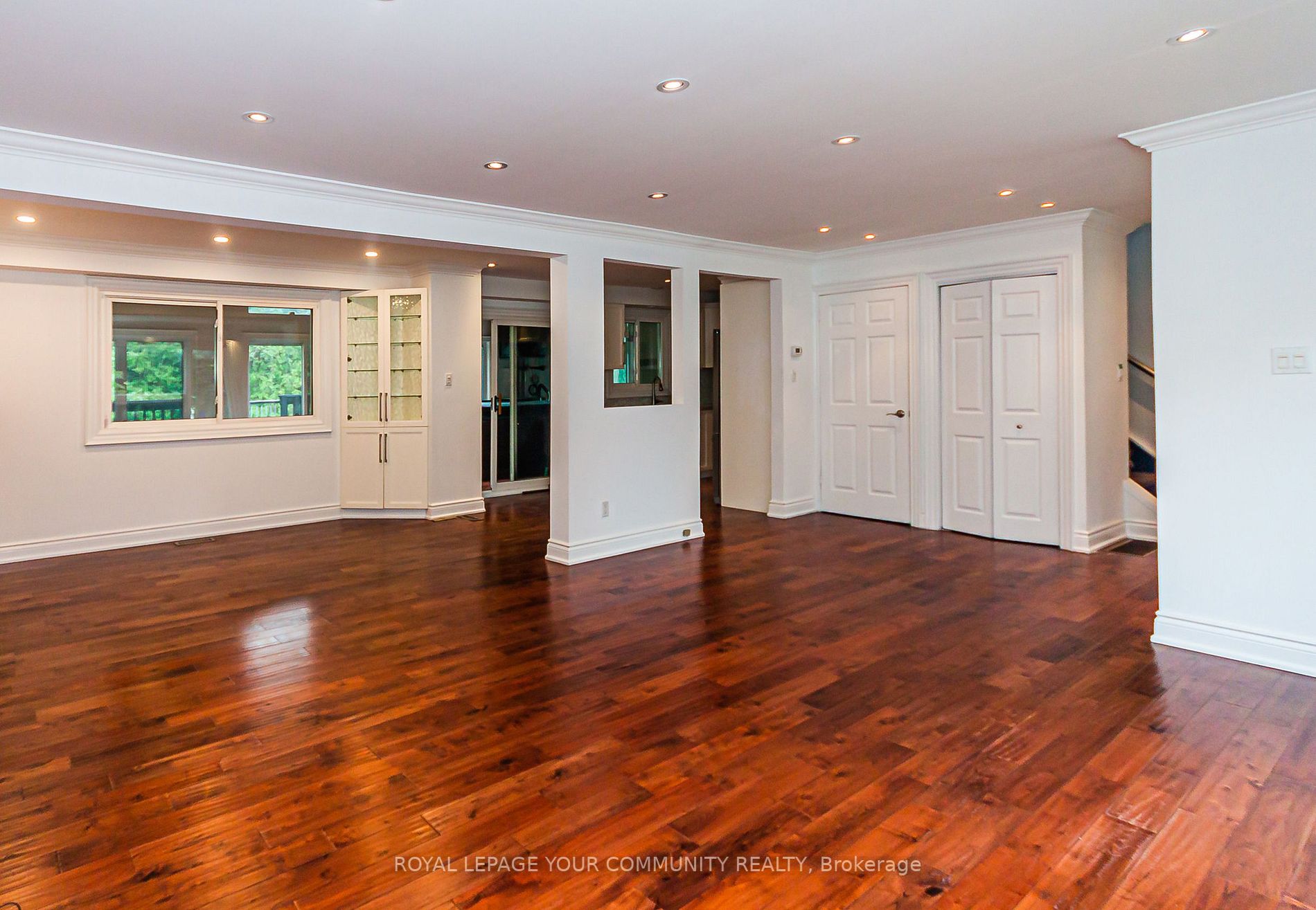 932 Elgin St, #Main