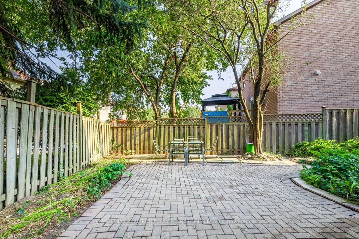 54 Rosemount Ave