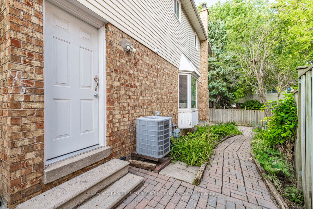 54 Rosemount Ave
